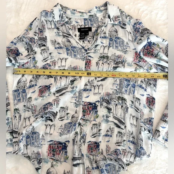 Karen Kane White & Blue Printed Blouse, Old World Vibes, Cathedrals- size XL - Picture 12 of 13